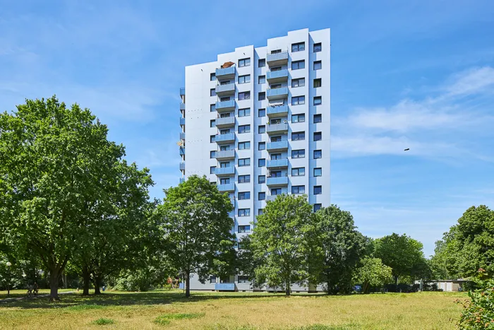 Zentral und im Grünen -  großzügige 2 Zimmerwohnung wartet auf Sie — photo 1